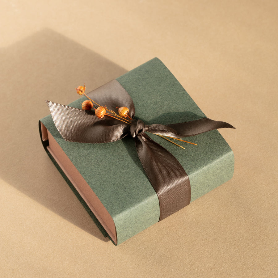 Deluxe Gift Wrap: Green