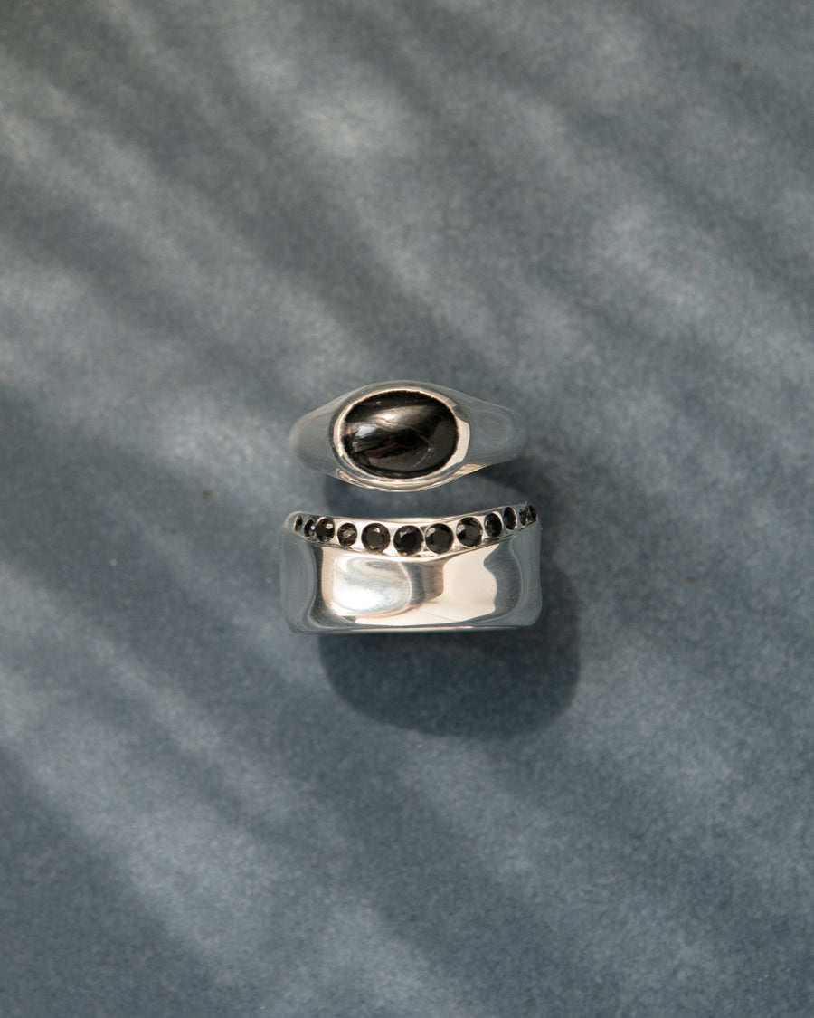 Medium Oval Hypersthene Signet Ring - Silver