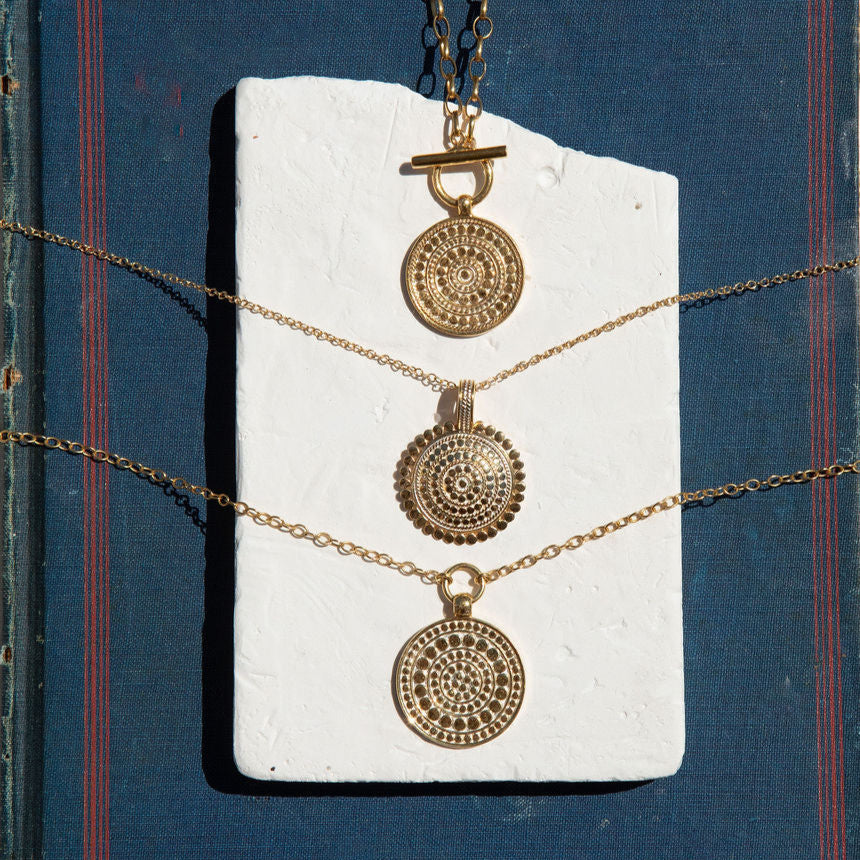 Sundara Pendant Necklace