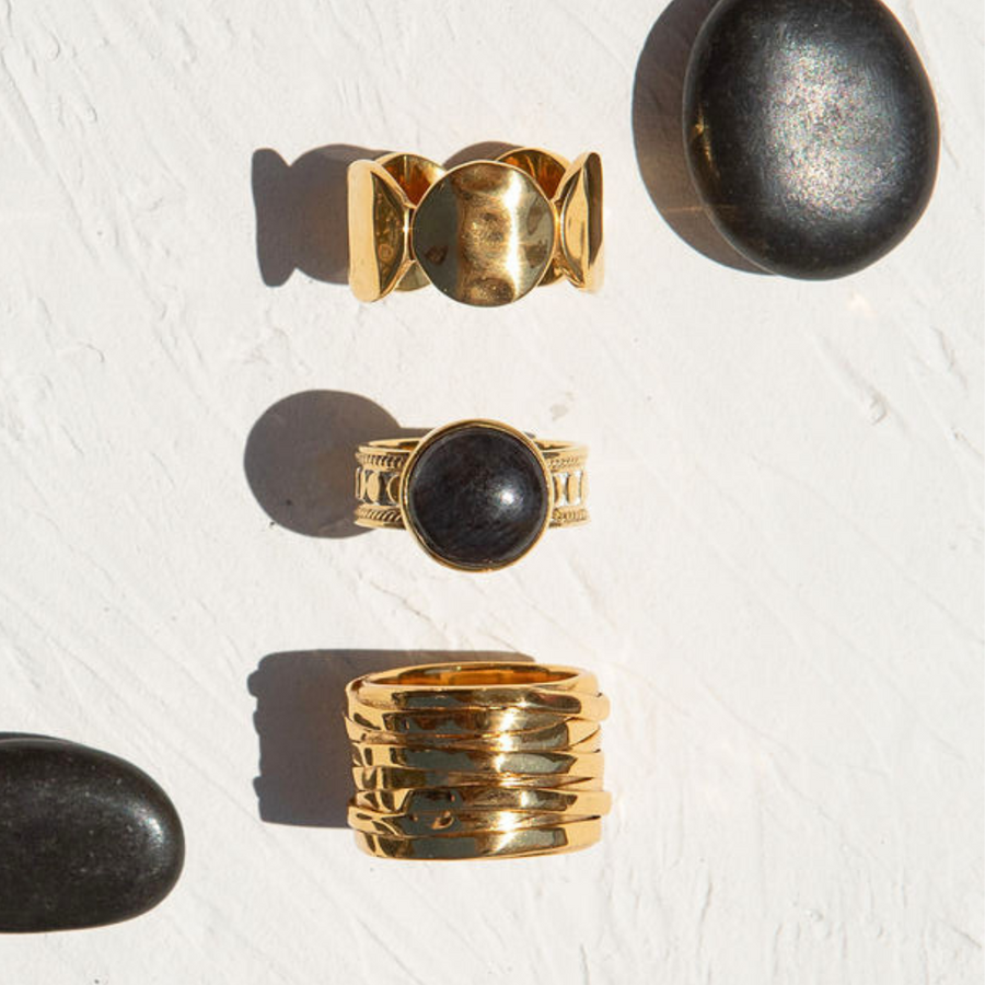 Wavy Twist Band Ring - Gold