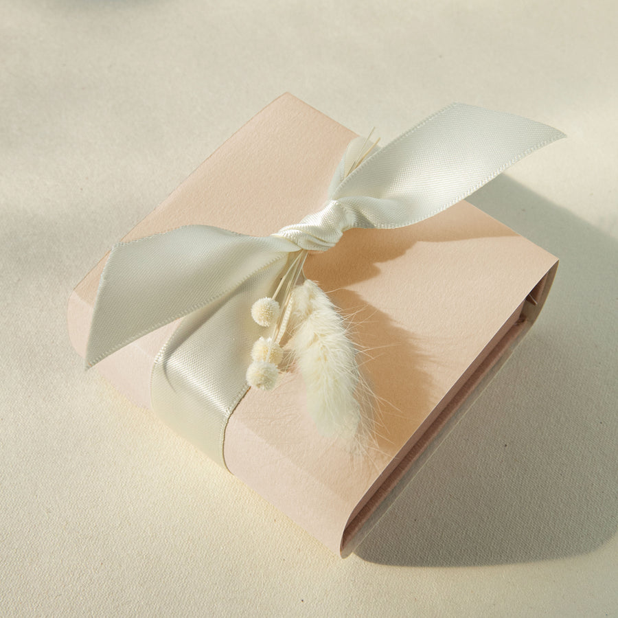 Deluxe Gift Wrap: Pink